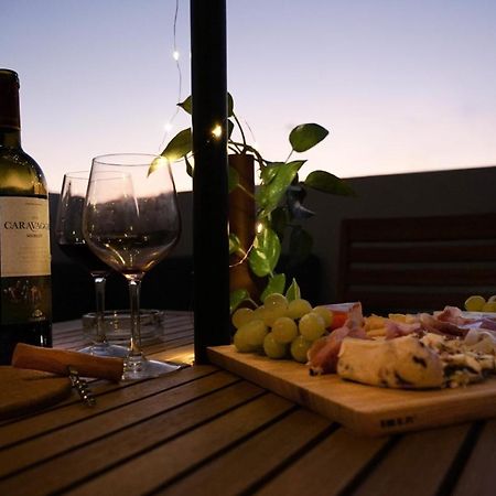 Cosy Designer Seaview Penthouse With Terrace & Bbq Lägenhet St. Paul's Bay Exteriör bild